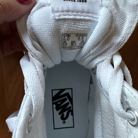 Vans high top Sk8-Hi white sneakers (6.5 womens) New - Picture 11 of 11